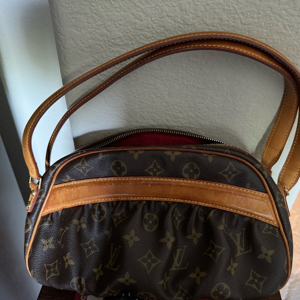Louis Vuitton Brown Monogram Shoulder Bag with Vachetta Leather Trim Retired